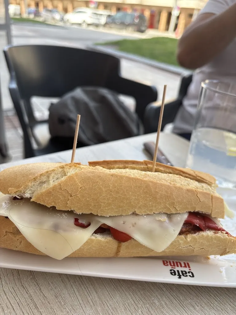 javi carrasco_Cafetería Iruña_Amorebieta-Etxano_review