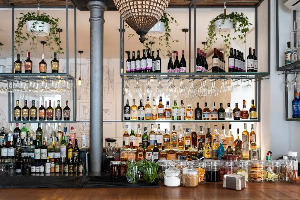 Entre Santos Cocktail Bar & Food_Santiso_slider_image_1