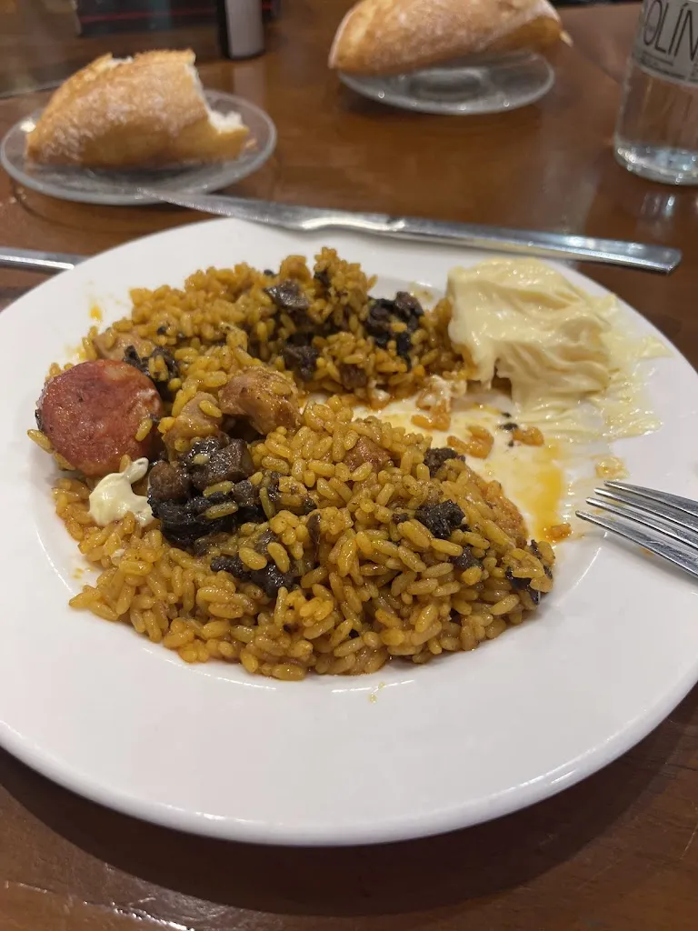 Gustavo Alayeto_El sustento_Santiso_review