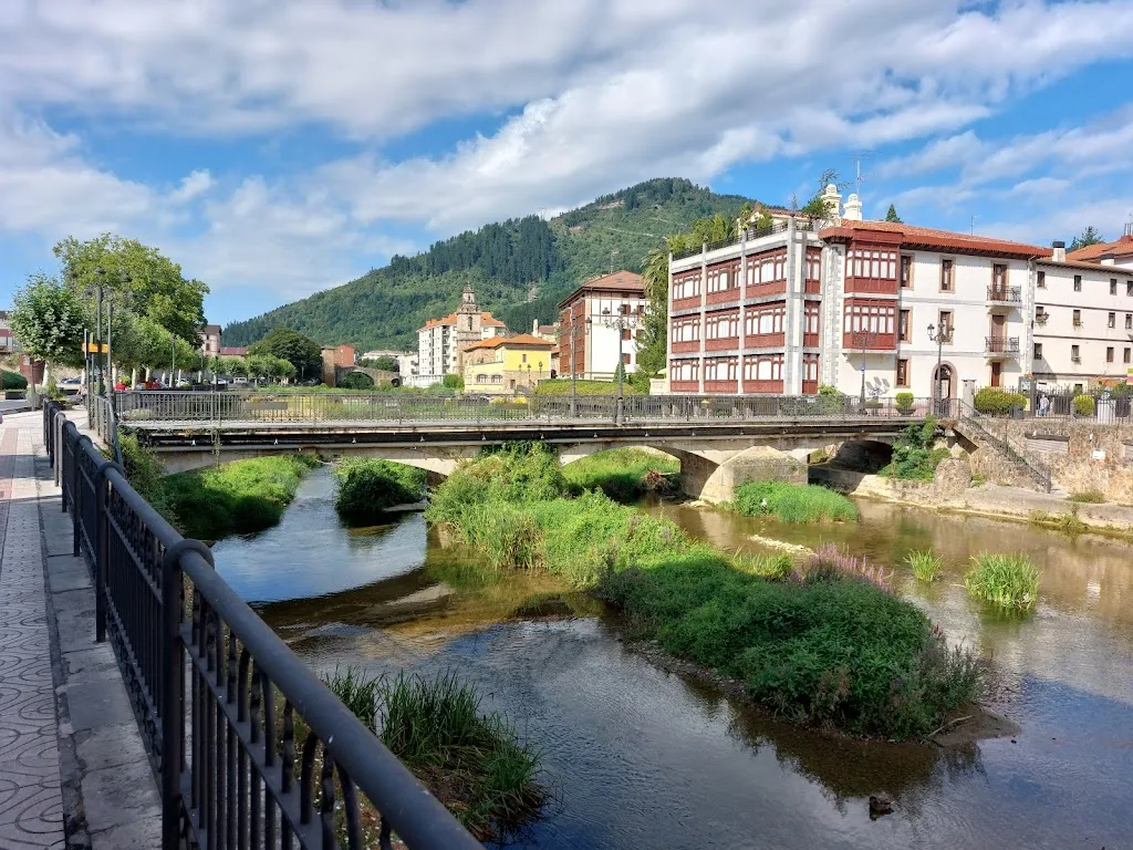 f c_Bar Donde Leo_Balmaseda_review