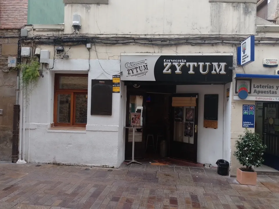 Cervecería Zytum restaurant in Balmaseda