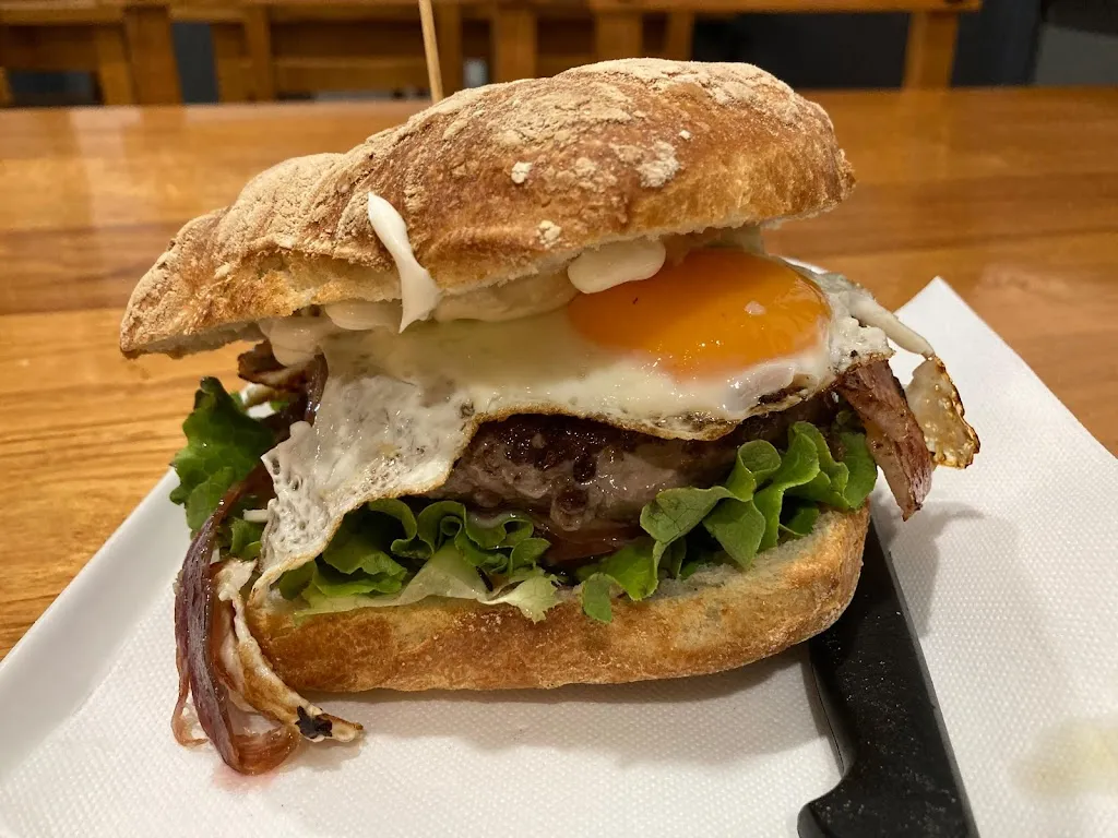 Naia Cubi_Bar Zentrala_Berriatua_review