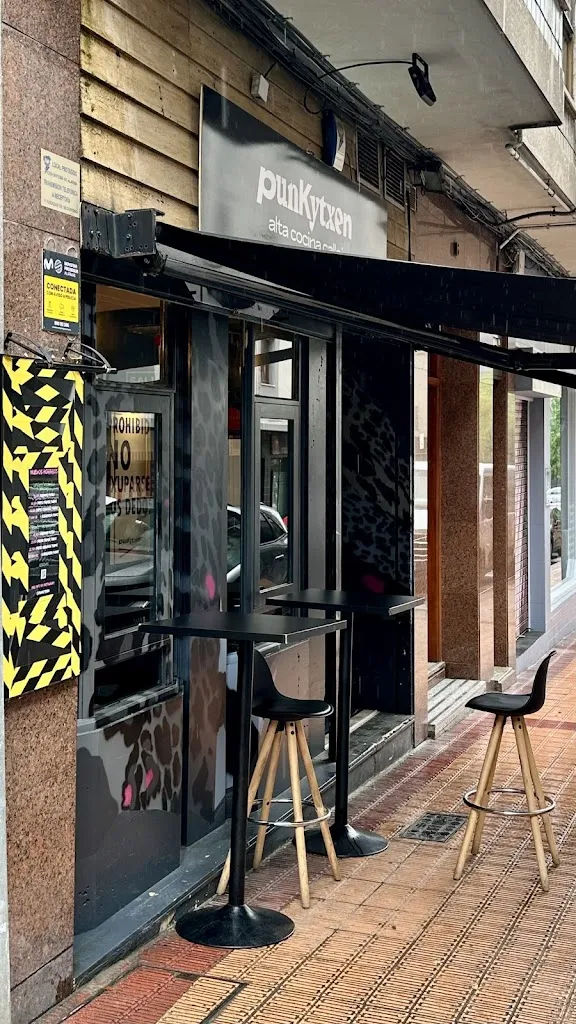 Juliet_PUNKYTXEN_Barakaldo_review