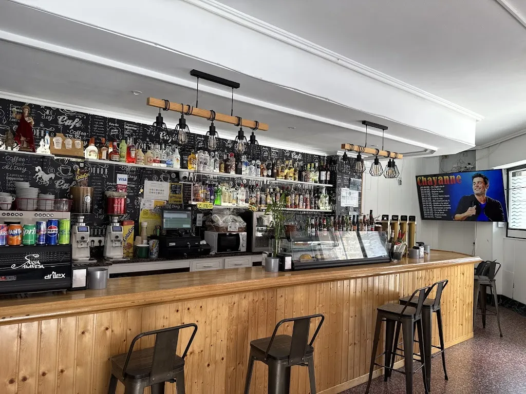 Esmeraldita Rios_Bar Mesón California_Basauri_review