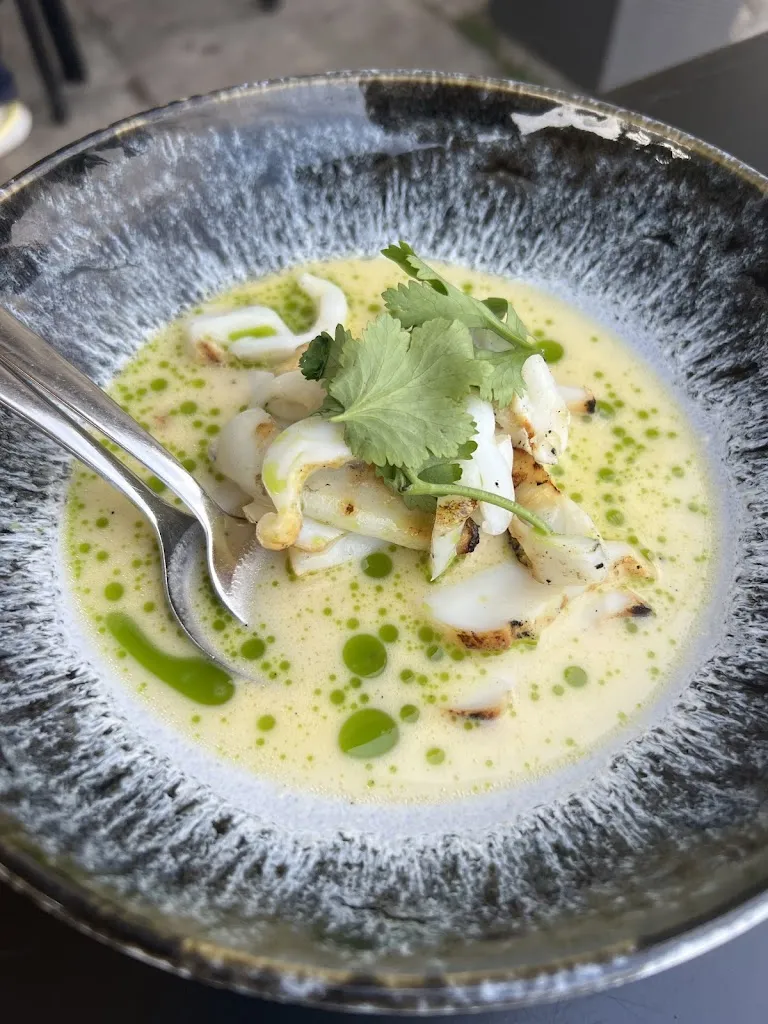 J M_Muro do Bacalhau_Ribeira_review