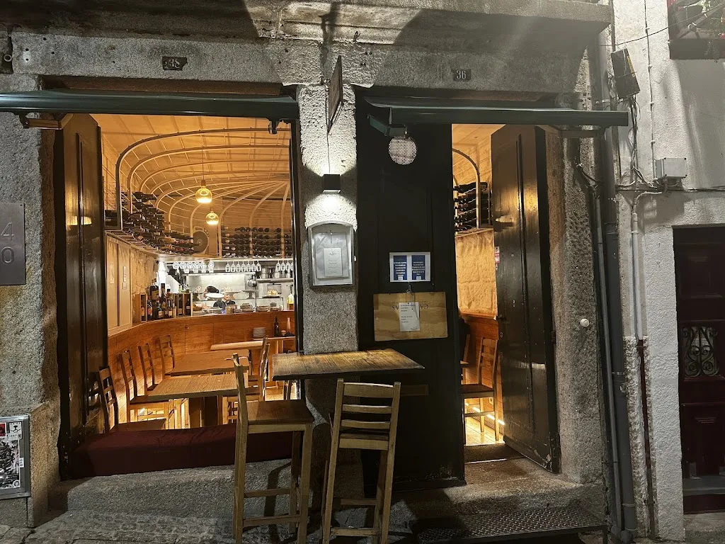 Taberna Dos Mercadores Restaurant in Ribeira