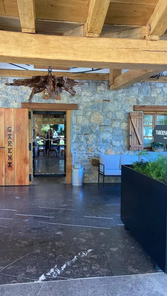 GARENA TABERNA_Dima_slider_image_1