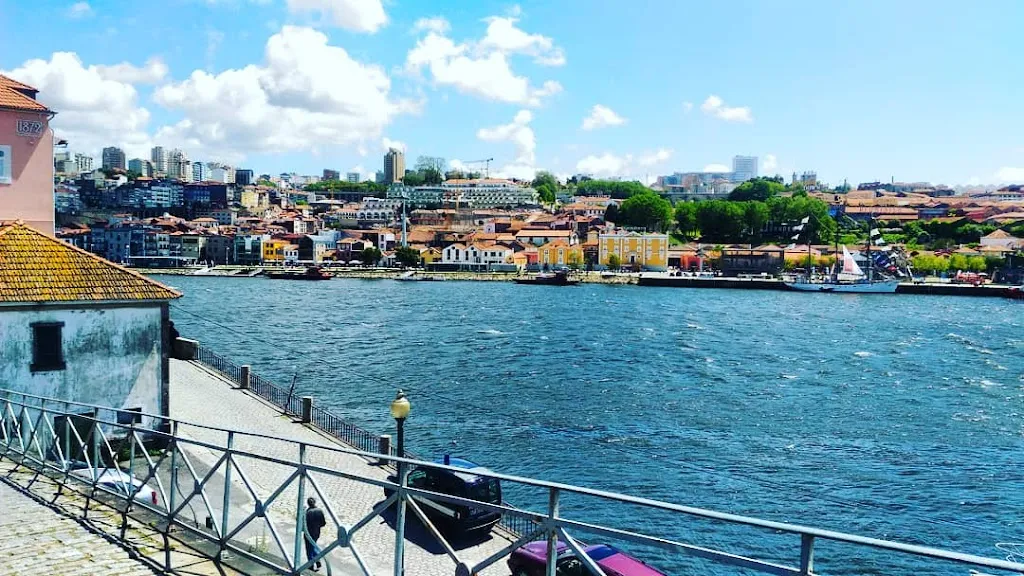 Carlos Amoedo_Ribeira Porto Centro_Ribeira_review