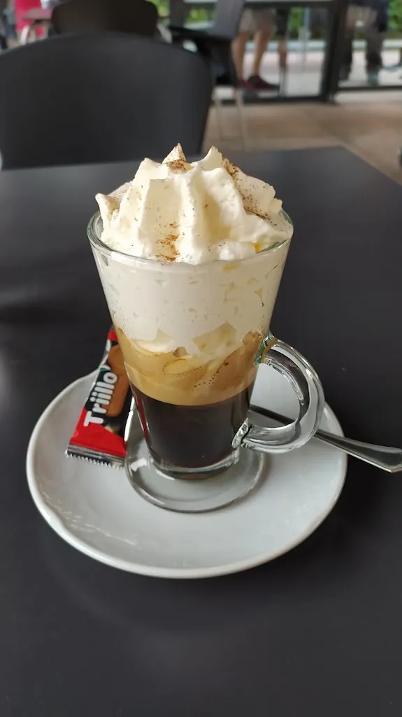 Jasone Mentxaka_Bar Izarra Berango_Berango_review