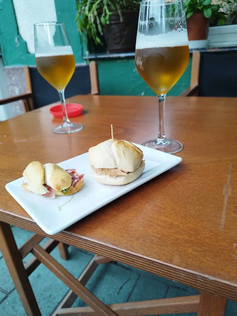 Ana López_Txangurru_Ea_review