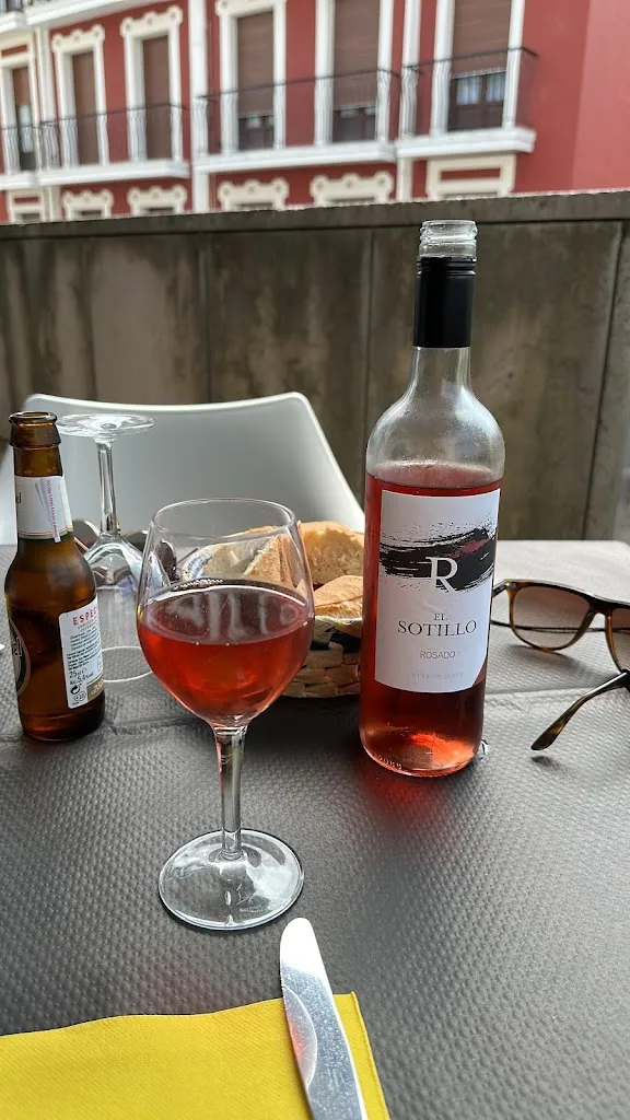 Matthaeus hoffmann_Bermeoko Kafe Antzokia_Bermeo_review