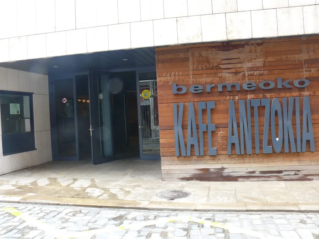 Bermeoko Kafe Antzokia_Bermeo_slider_image_1