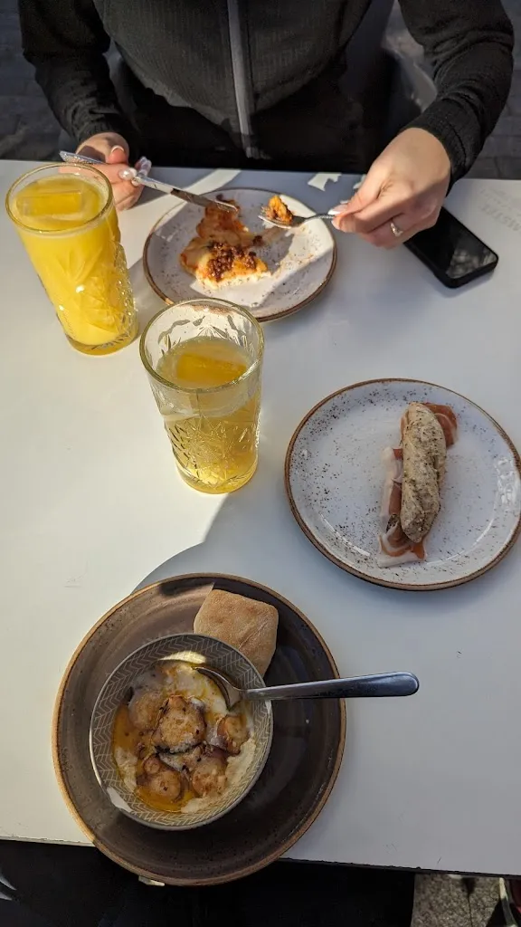 Jonáš Jiránek_Akatz_Bermeo_review