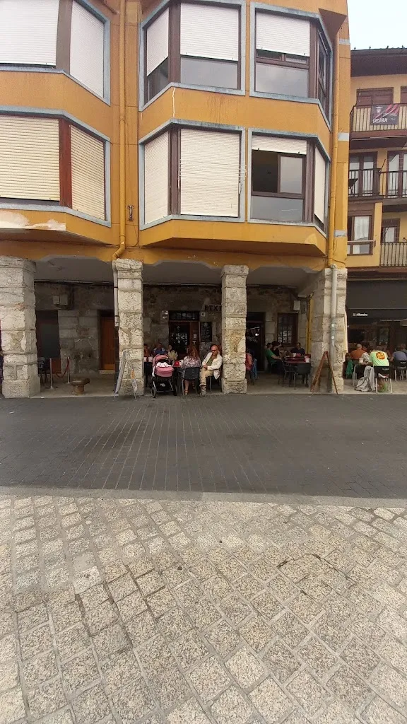 Giovanna Santoro_Etxepe taberna_Bermeo_review