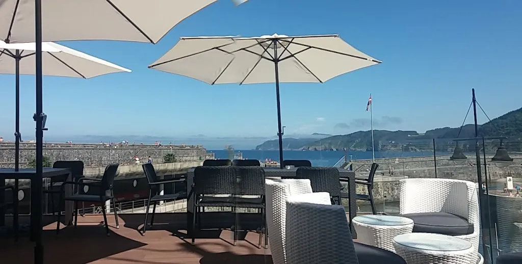 Miren Jesús Cortázar Uriarte_Elantxobe_slider_image_1