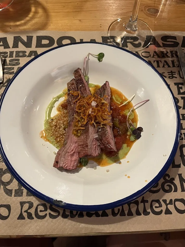 Joseph Tema_Dando la Brasa_Bilbao_review