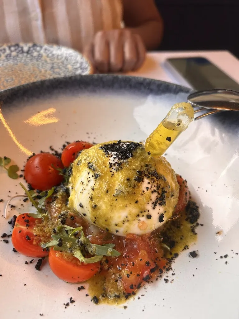 Seti Hamalian_Víctor Montes_Bilbao_review