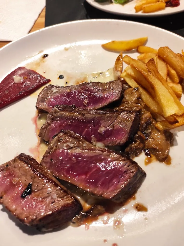 samira mirzaei_Mio Basque Urban Food_Bilbao_review