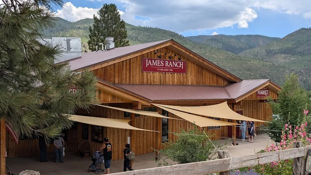 Rocky Khan_James Ranch Grill_Durango_recensione