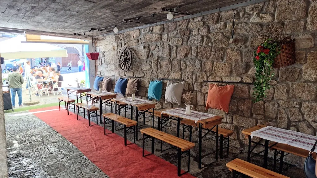 Uma Velha Tinha Um Gato restaurant in Ribeira