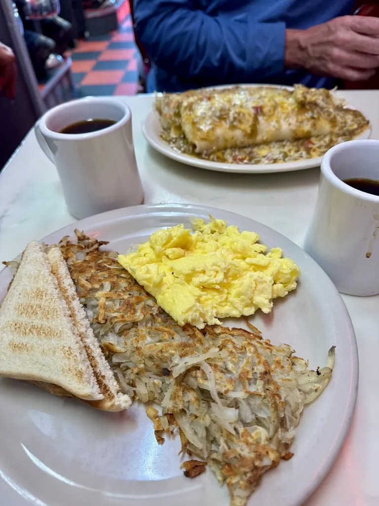 Cassie Brown_Oscar's Cafe_Durango_review