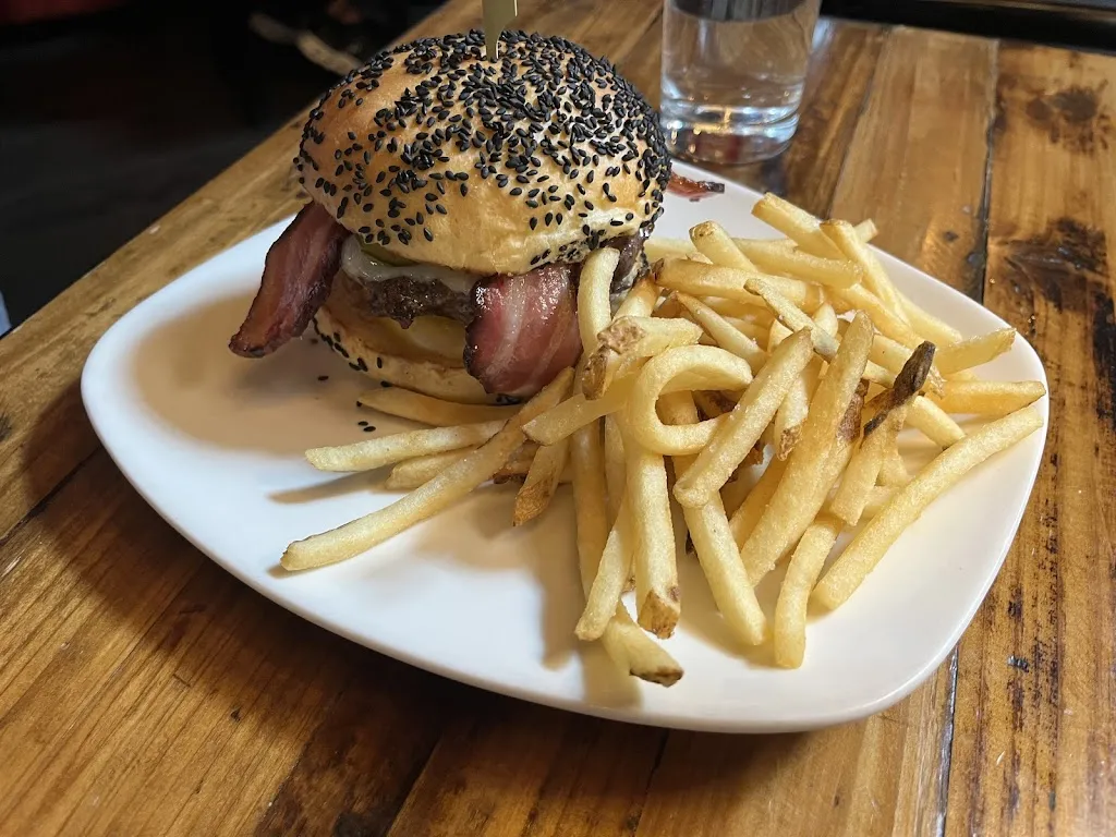 Nicky He_El Moro Spirits and Tavern_Durango_review