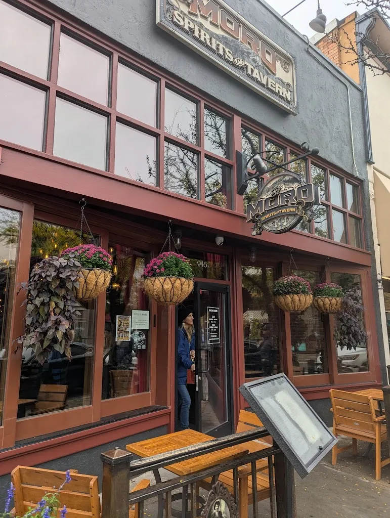 El Moro Spirits and Tavern restaurant in Durango