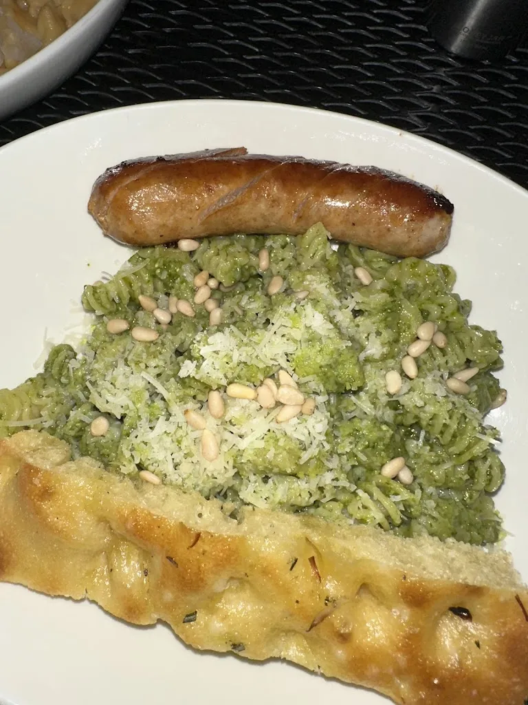 Lexie Eichenold_PRIMI Pasta & Wine Bar_Durango_avis