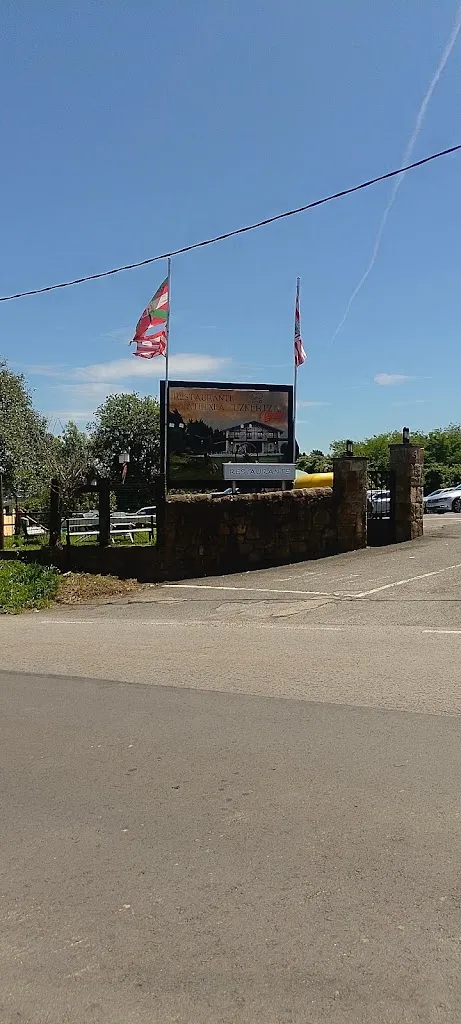 Derek Thomas Garnett_Ezkertza Berria_Derio_review