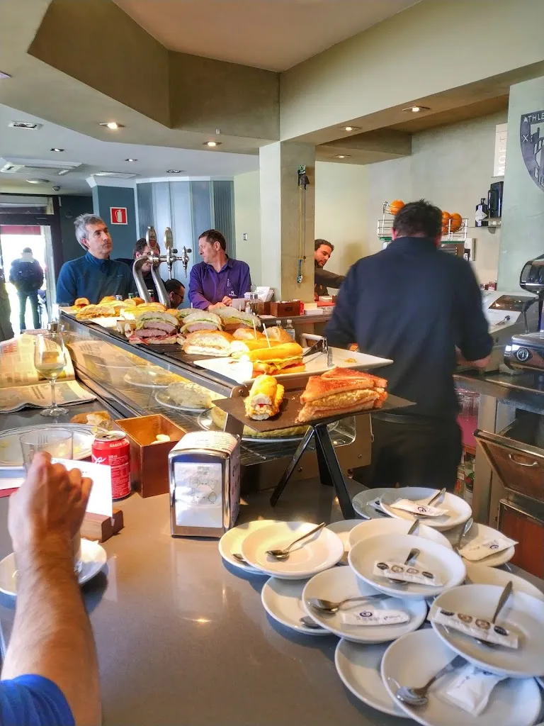 Juan A Varela 79_Restaurante Astintze_Derio_review