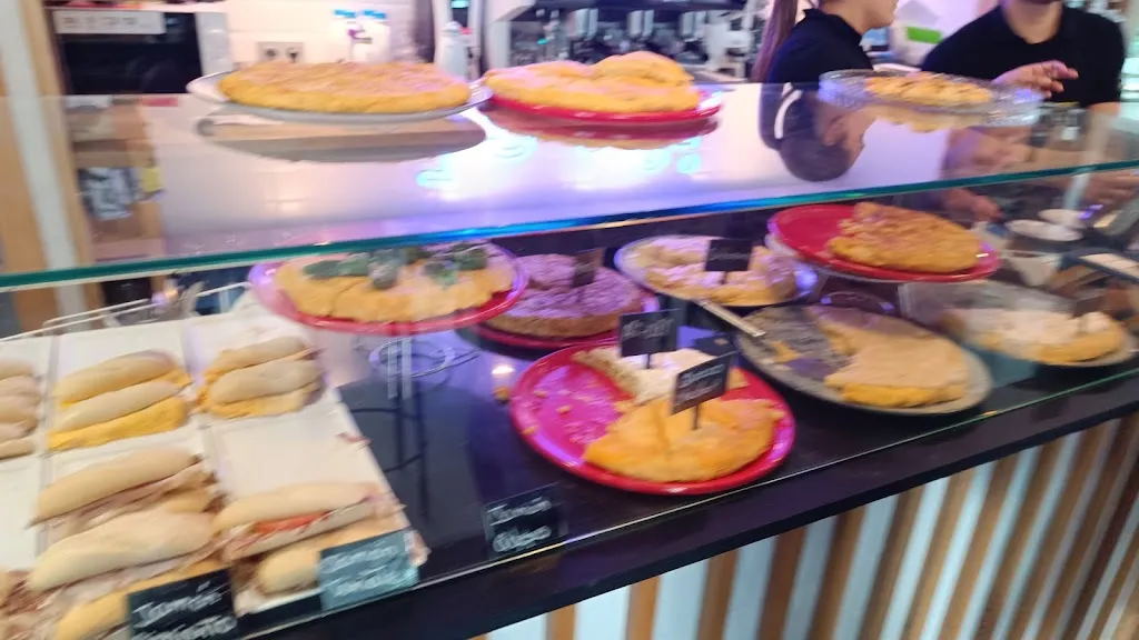 J. Sor_Restaurante La Ofi_Derio_recensione