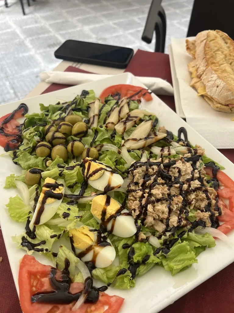 A De la Maza_Bar Txapas_Derio_review