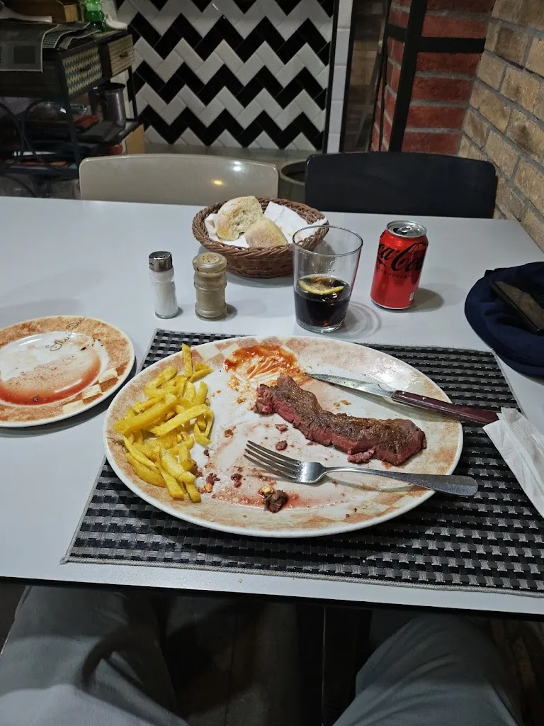 Jona Salas_Hamburger Joint Pozgarri_Derio_recensione