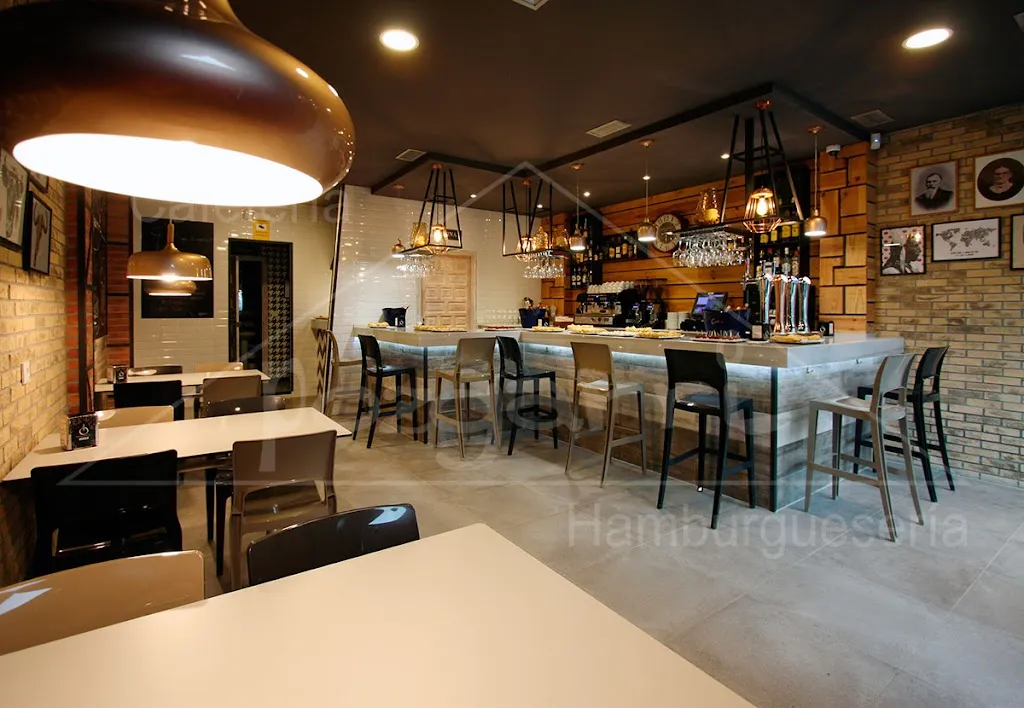 Hamburger Joint Pozgarri restaurant in Derio