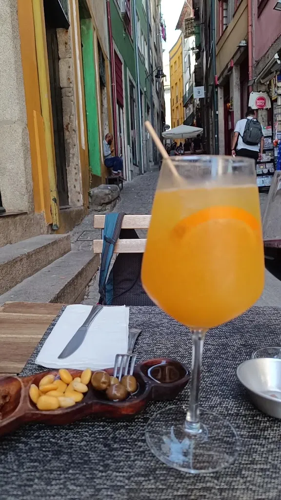 Sanja Ilić_Bite_Ribeira_review