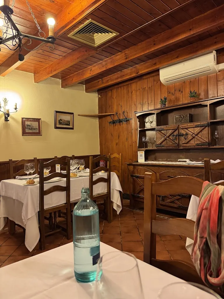 Alfonso Postigo_El Caserio_Derio_review