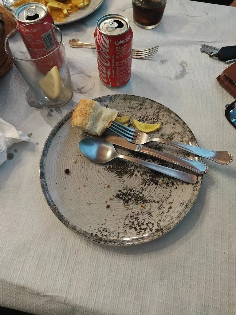 ivan molina_Mendipe_Derio_review