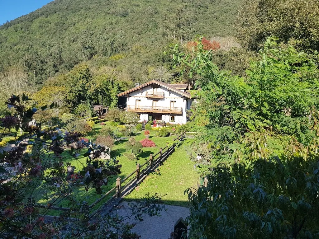 Teresa Sanz_LEZIKA_Gautegiz Arteaga_review