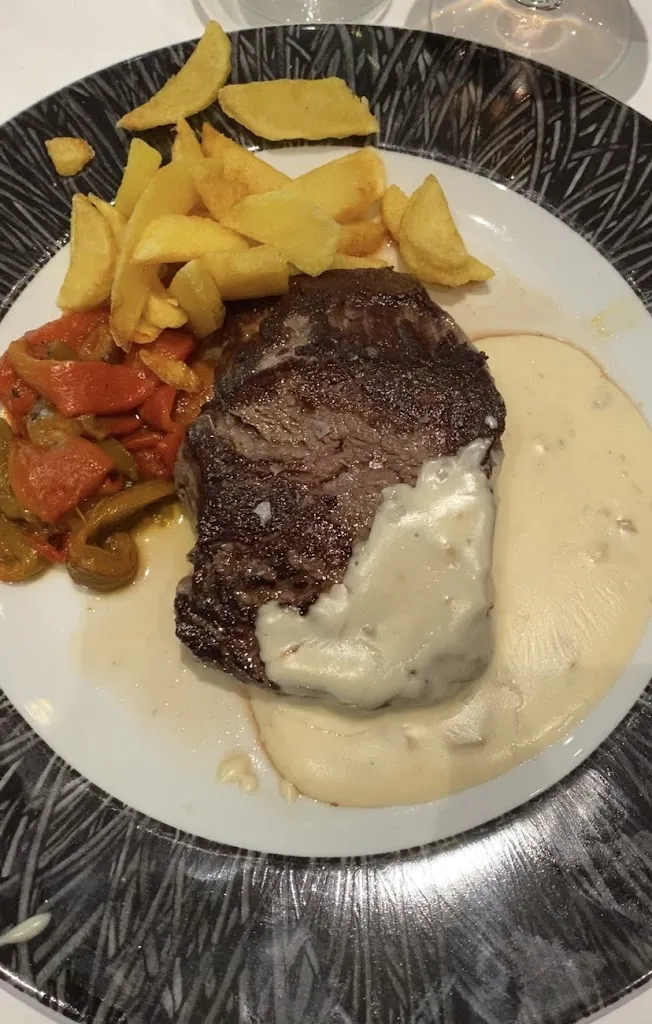 Karina Lozano_LEZIKA_Gautegiz Arteaga_review