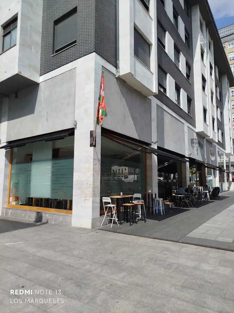 Los Marqueses De La Guerra_Galdakaoko Batzokia_Galdakao_recensione