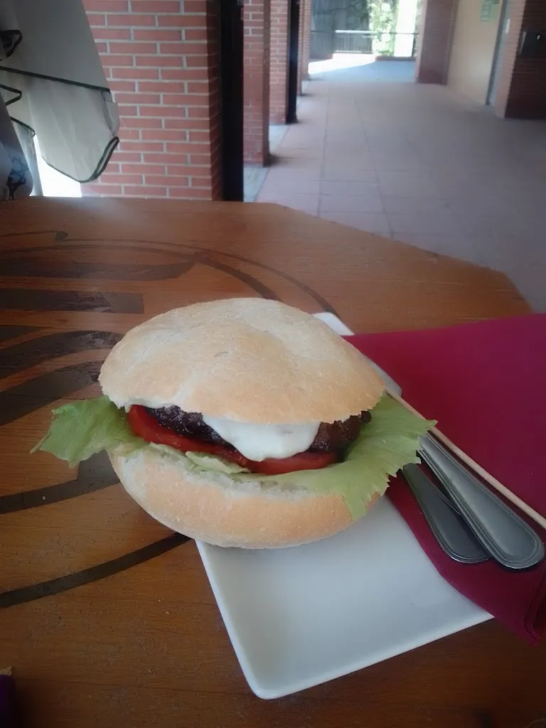 Jesus Montejo_Cafe Restaurante Tribuna_Ermua_review