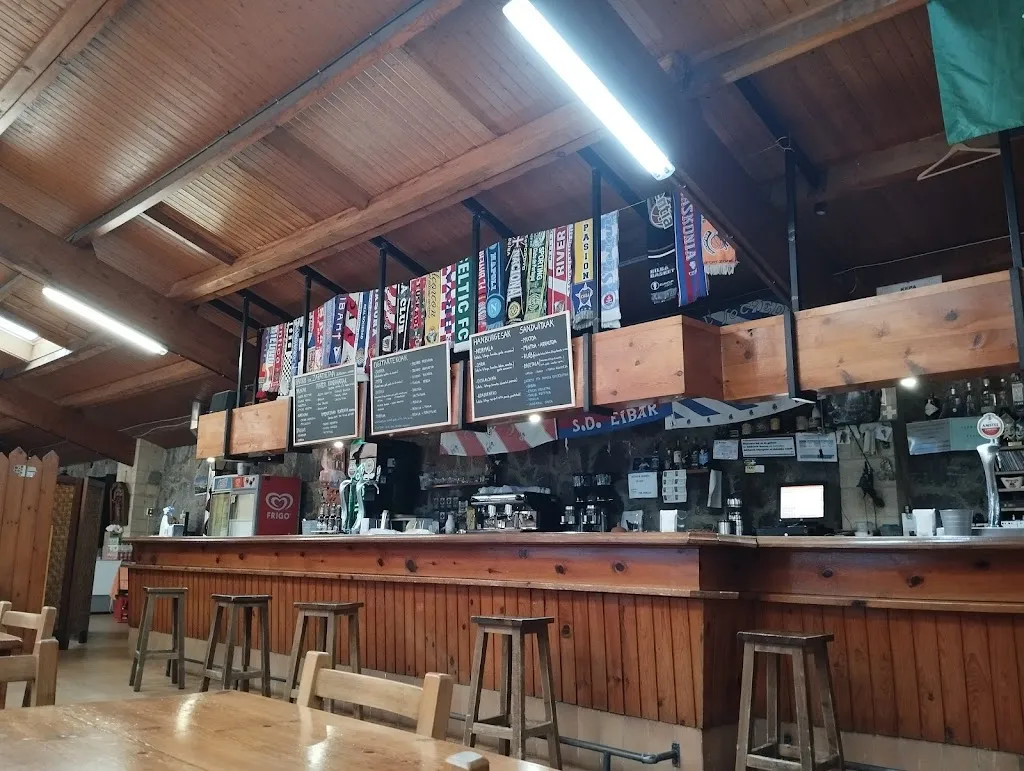 Areitz bi taberna jatetxea - Ispaster restaurant in Ispaster