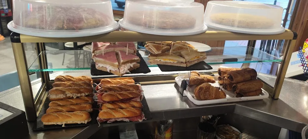 CAFETERIA EL FRONTON_Güeñes_slider_image_3