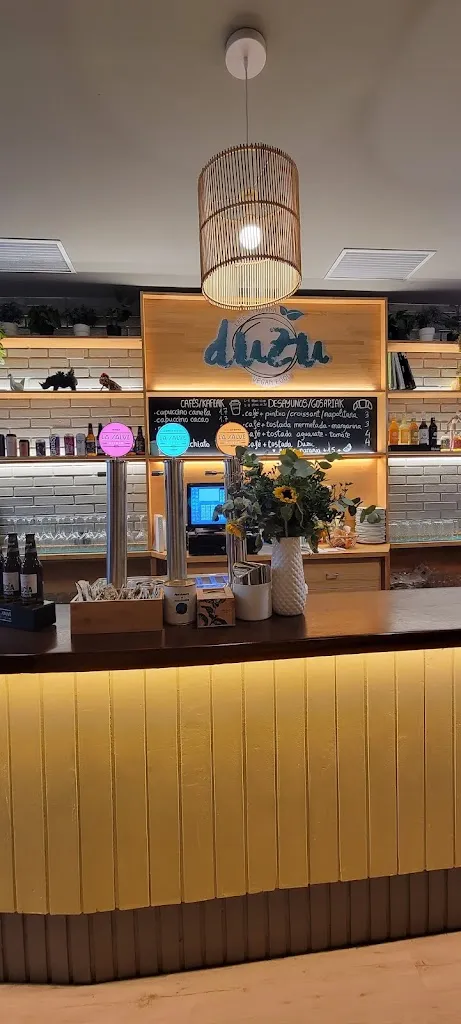 Giselle Bahena_Duzu Kafe Taberna_Izurtza_review