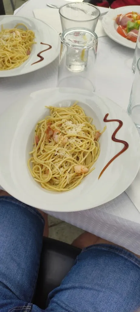 Mikel A. C_Gorlizko Batzokia_Gorliz_review