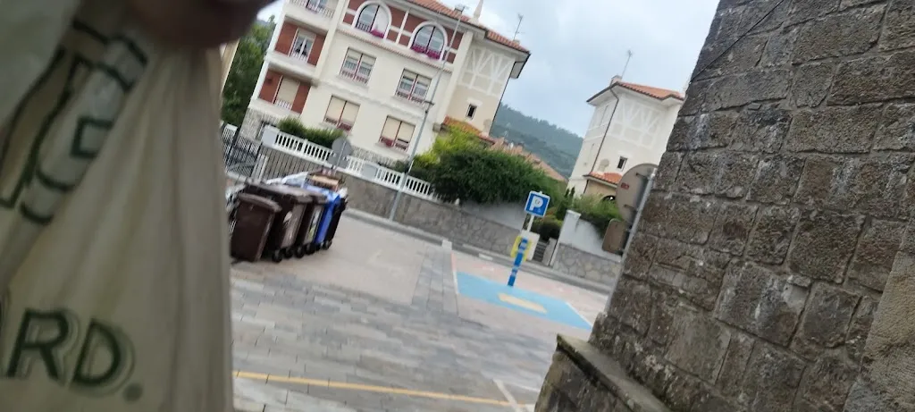 aitor arias benito_LIGHTHOUSE GORLIZ Cafe Pub_Gorliz_review