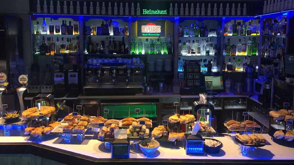 LIGHTHOUSE GORLIZ Cafe Pub restaurant in Gorliz