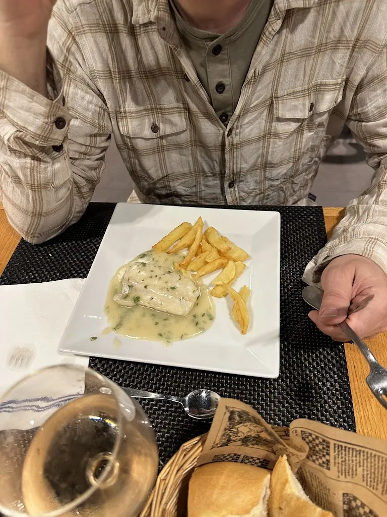 Janet Schulz_Gernikako Batzokia_Gernika-Lumo_review