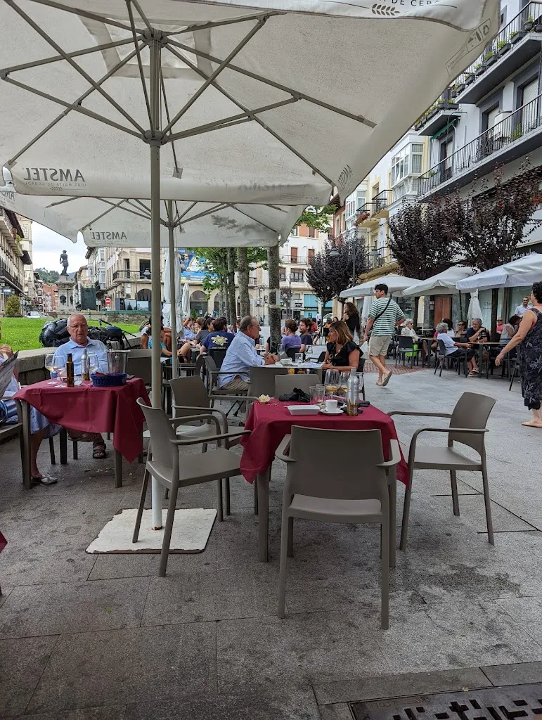 WILLIAM RIVAS_Azules_Gernika-Lumo_review