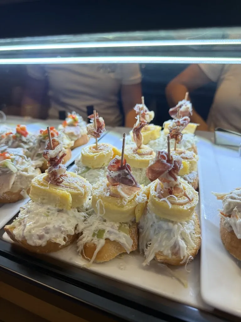 Azules_Gernika-Lumo_slider_image_3